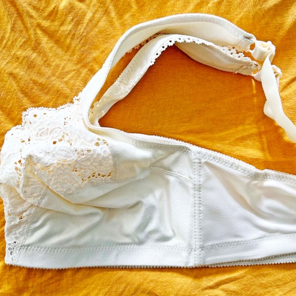 WONDERBRA FULL SUPPORT, NATURAL COLOUR, SIZE 40C, SOFT CUP, COMFORT CUSHION STRA - Picture 3 of 12